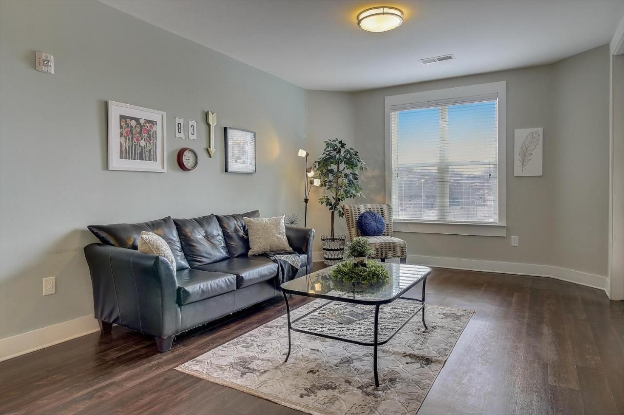 Frontdesk Berkshire Dilworth Apts Midtown Apartamento